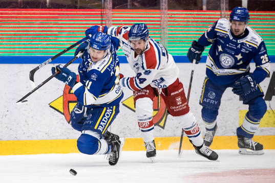 Leksands Martin Karlsson och Oskarshamns Nolan Zajac och