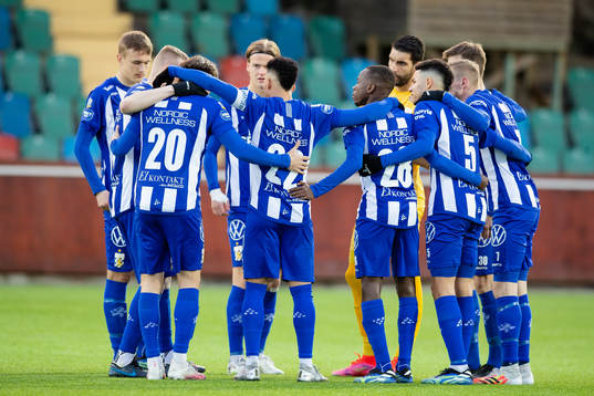 IFK Göteborgs spelare samlade innan fotbollsmatchen i