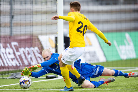 GAIS målvakt Mathias Karlsson och Jönköpings  Daniel Strandsäter
