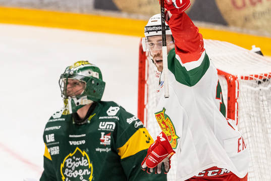 Moras Oscar Eklind jublar