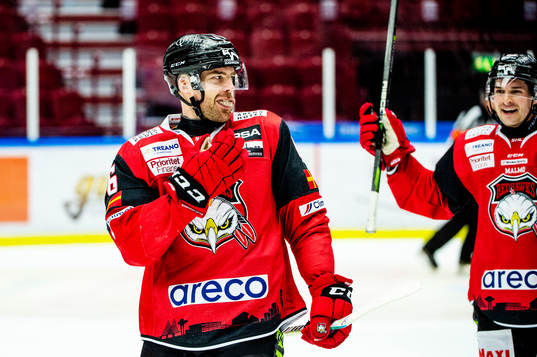 Malmö Redhawks Patrik Hersley jublar