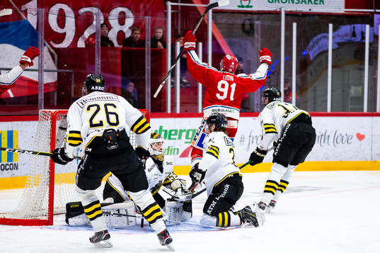 Timrås Viktor Lodin gör 1-0