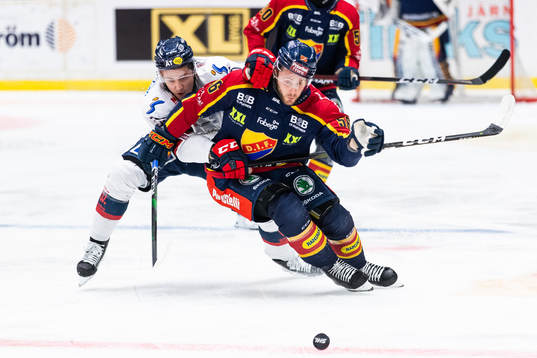 Linköpings Max Lindroth och Djurgårdens Robin Norell