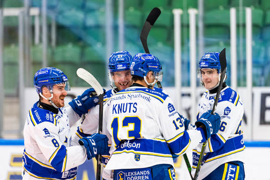 Leksands Mirco Muller jublar med lagkamrater
