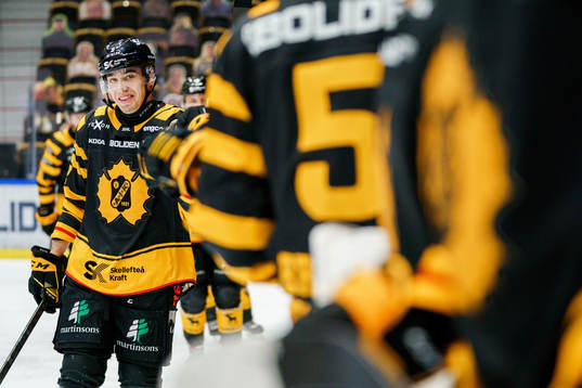 Skellefteås Adam Wilsby jublar