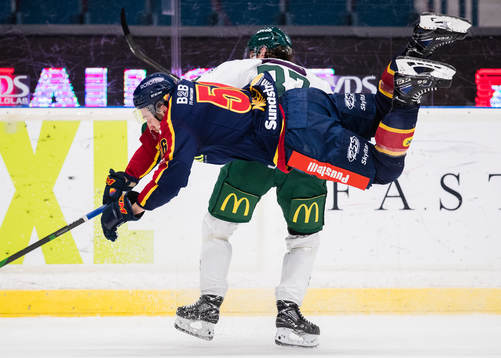 Djurgårdens Robin Norell och Färjestads Adam Ginning