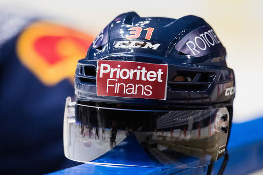 En hjälm tillhörande Djurgårdens Dick Axelsson (ej i