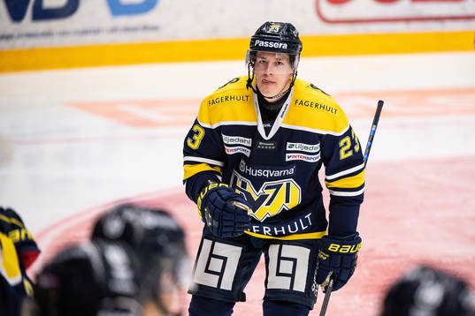 s Arttu Ilomäki jublar