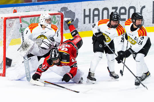 Brynäs målvakt Evellina Suonpää, Luleås Viivi