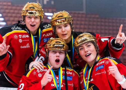 Luleås målvakt Sara Grahn, Petra Nieminen, Viivi Vainikka