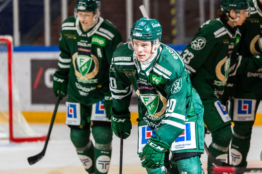 Färjestads Olle Lycksell  jublar