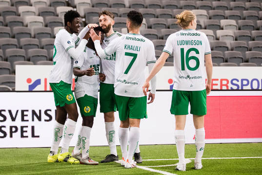 Hammarbys David Accam jublar tillsammans med Aziz Ouattara Mohammed, Simon Sandberg, Imad Khalili och Gustav Ludwigson efter att ha gjort 3-1