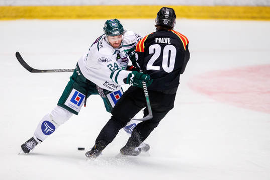 Färjestads Jonathon Blum och Brynäs Oula Palve