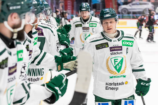 Färjestads Daniel Viksten jublar