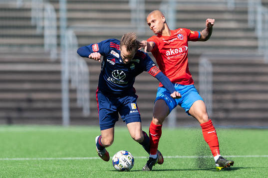 Östers Filip Örnblom och Helsingborgs Anthony van