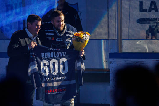 Karlskogas Carl Berglund uppmärksammas för 600 spelade