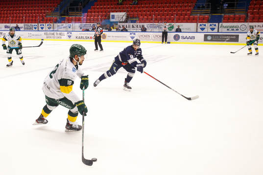 Björklövens Tyler Vesel och Karlskogas Gustaf Thorell