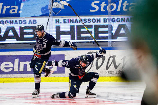 Karlskogas Gustaf Franzen och Henrik Björklund jublar