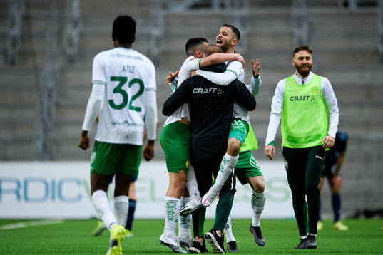 Hammarbys spelare jublar
