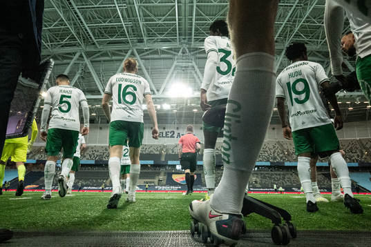 Hammarbys spelare gör entré