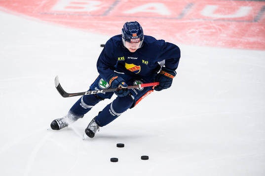 Djurgårdens Alexander Holtz tränar på egen hand