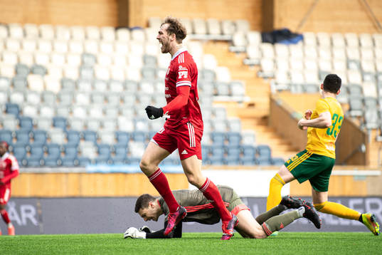 Piteås Marcus Fahlgren-H jublar efter 3-2 målet