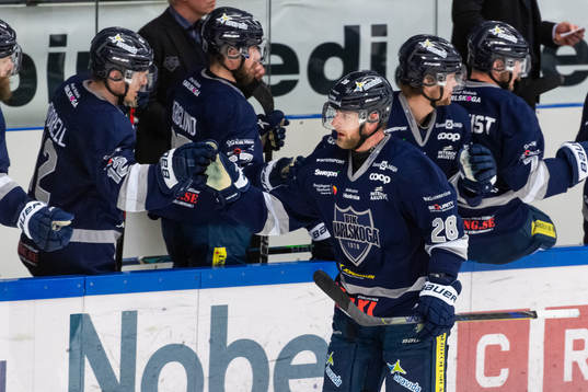 Karlskogas Sebastian Fakt jublar