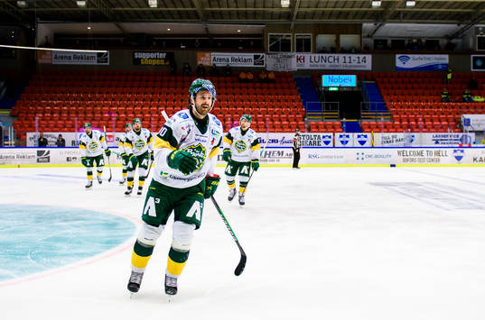 Björklövens Alex Hutchings jublar