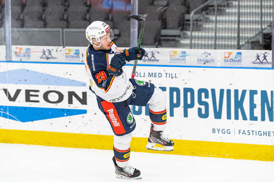 Djurgårdens Sebastian Strandberg jublar