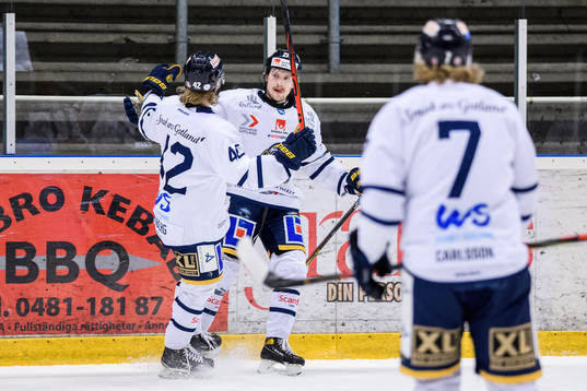 Visby/Romas Ville Heikkinen (h) jublar