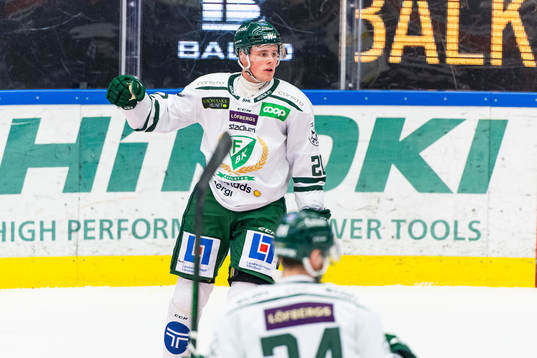 Färjestads Olle Lycksell jublar