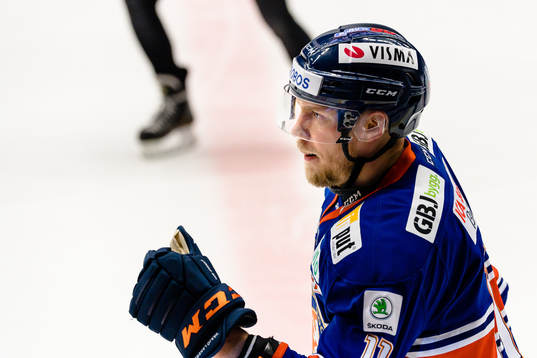 Växjös Ilari Melart jublar