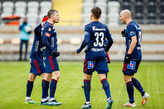 Östers Nicolas Mortensen  jublar efter 0-1