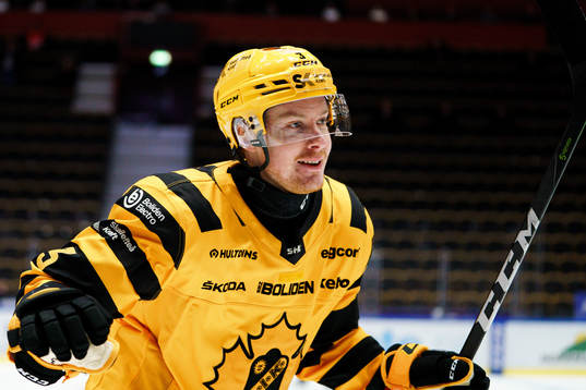 Skellefteås Niclas Burström jublar