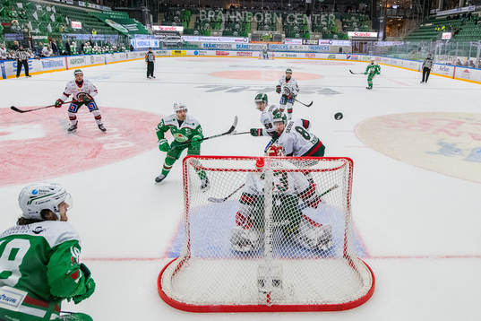 Rögles Simon Ryfors med en målchans mot Frölundas