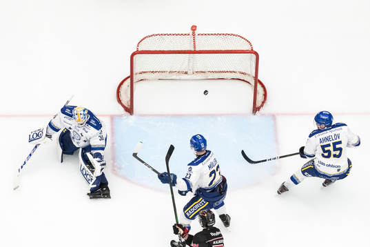 Leksands målvakt Janne Juvonen och Leksands Mirco Müller