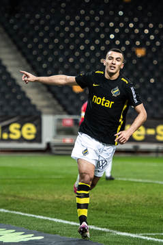 s Nabil Bahoui jublar efter 2-0 under fotbollsmatchen i Allsvenskan mellan AIK och Degerfors den 12 april 2021 i Stockholm. 
