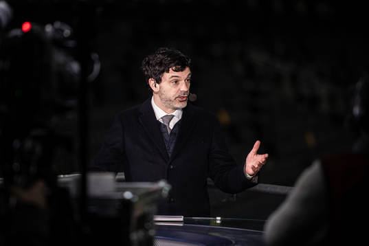 Discovery+ studio med Tommy Åström