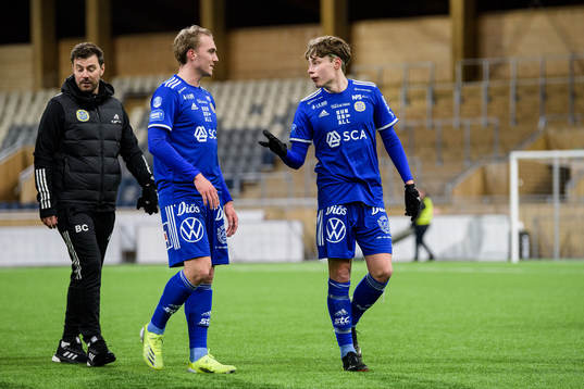 Sundsvalls <su17och Jesper Carström jublar