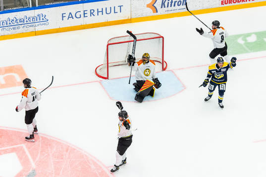 s Filip Sandberg jublar