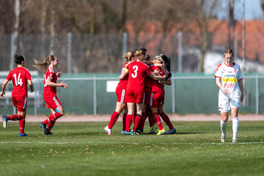 Älvsjös spelare jublar efter 1-1