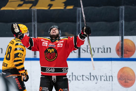 Luleås Chris Desousa jublar
