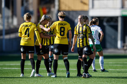 Häckens spelare jublar