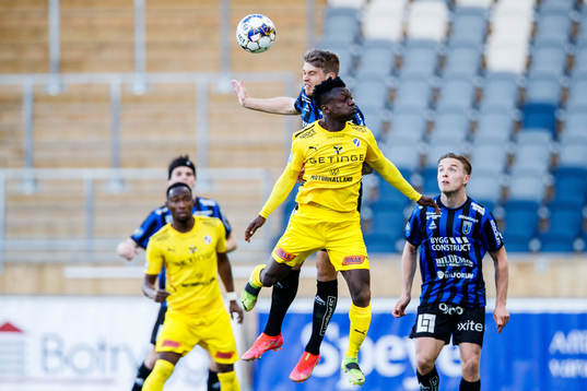 Sirius Marcus Mathisen och Halmstads Thomas Boakye