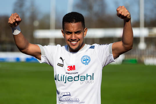 Värnamos Erick Brendon jublar