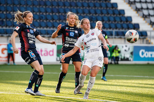 Linköpings Petra Johansson och Olga Ahtinen mot