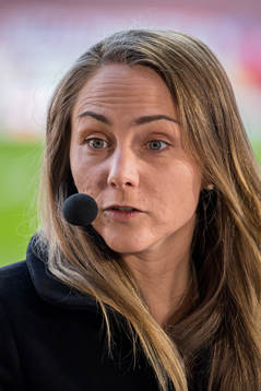 Emelie Ölander i Discovery+ studio