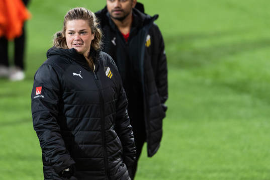 Häckens assisterande tränare Erika Faith