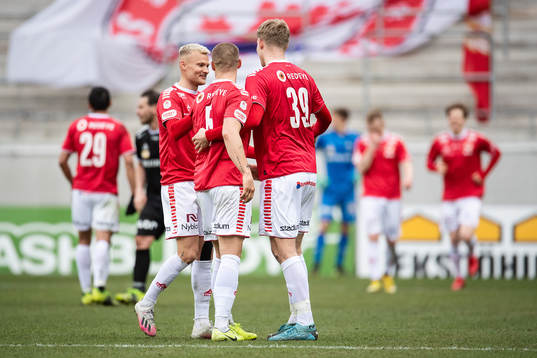 Kalmars Douglas Bergqvist, Rasmus Sjöstedt och Lars Saetra jublar