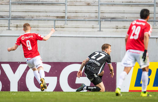 Kalmars Isak Jansson jublar